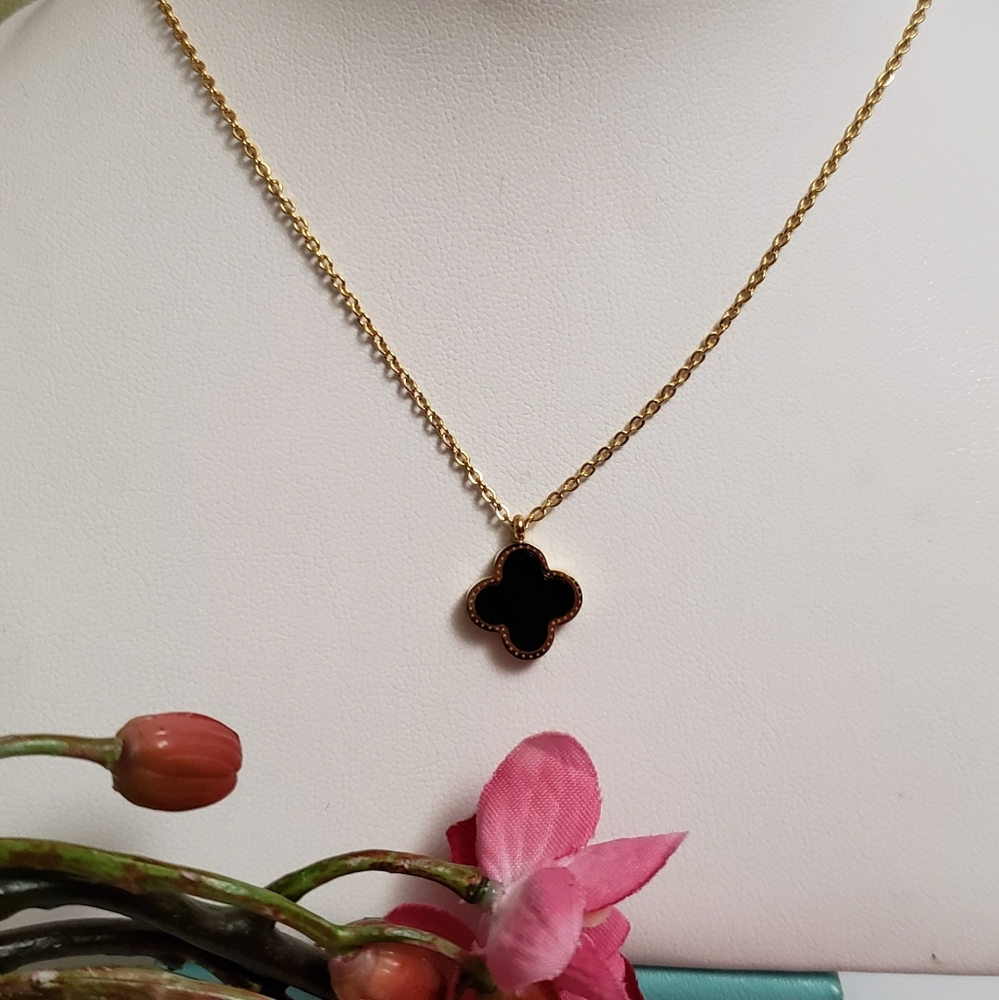 Reversible Black & White Clover Pendant